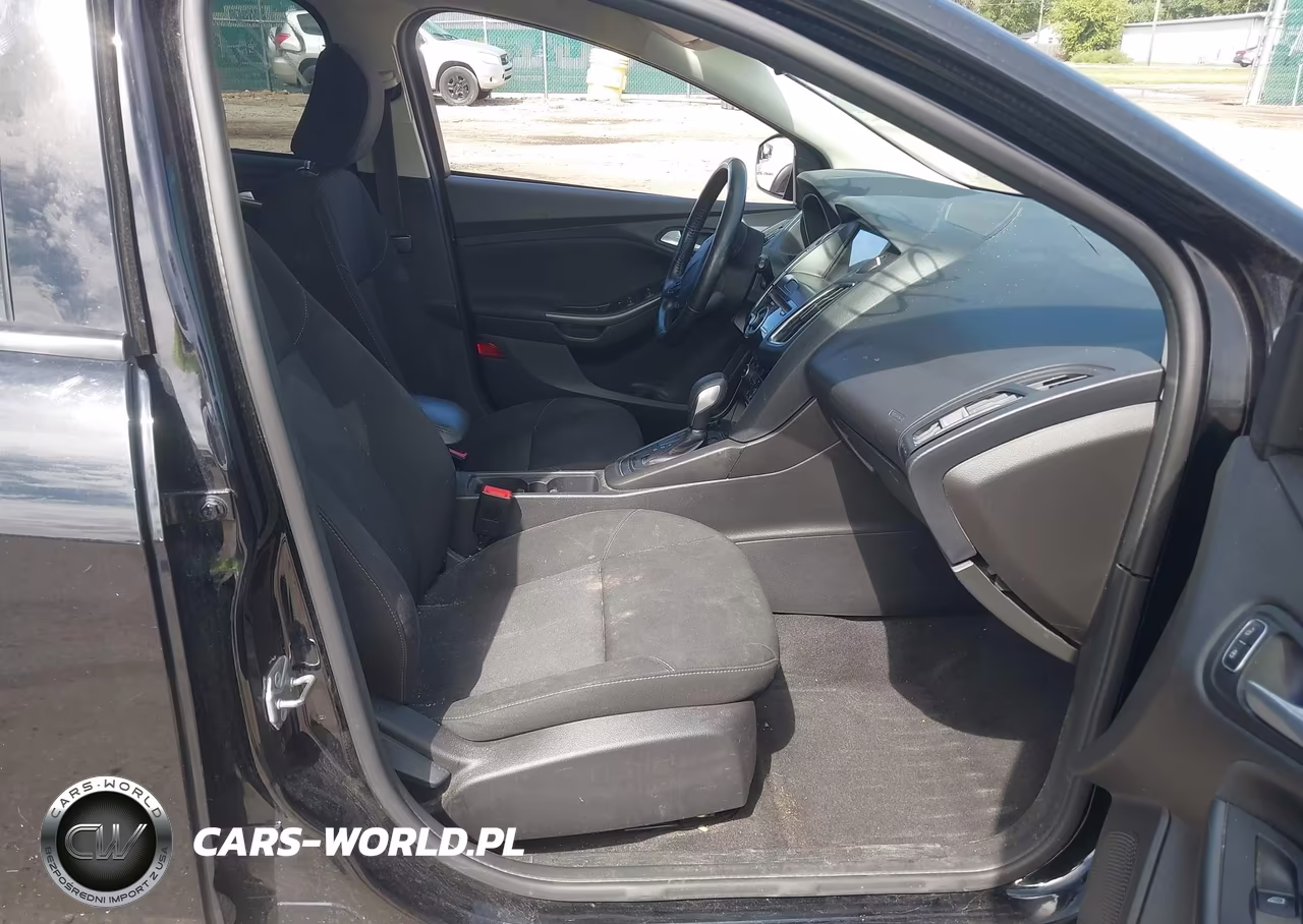 2017 Ford Focus Sel VIN:1FADP3M23HL328331 - 5