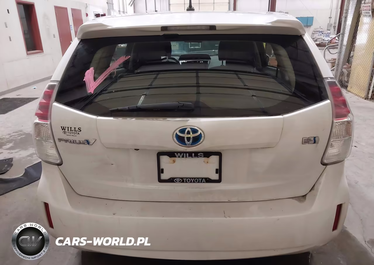 2015 Toyota Prius V Two VIN:JTDZN3EU5FJ026800 - 16