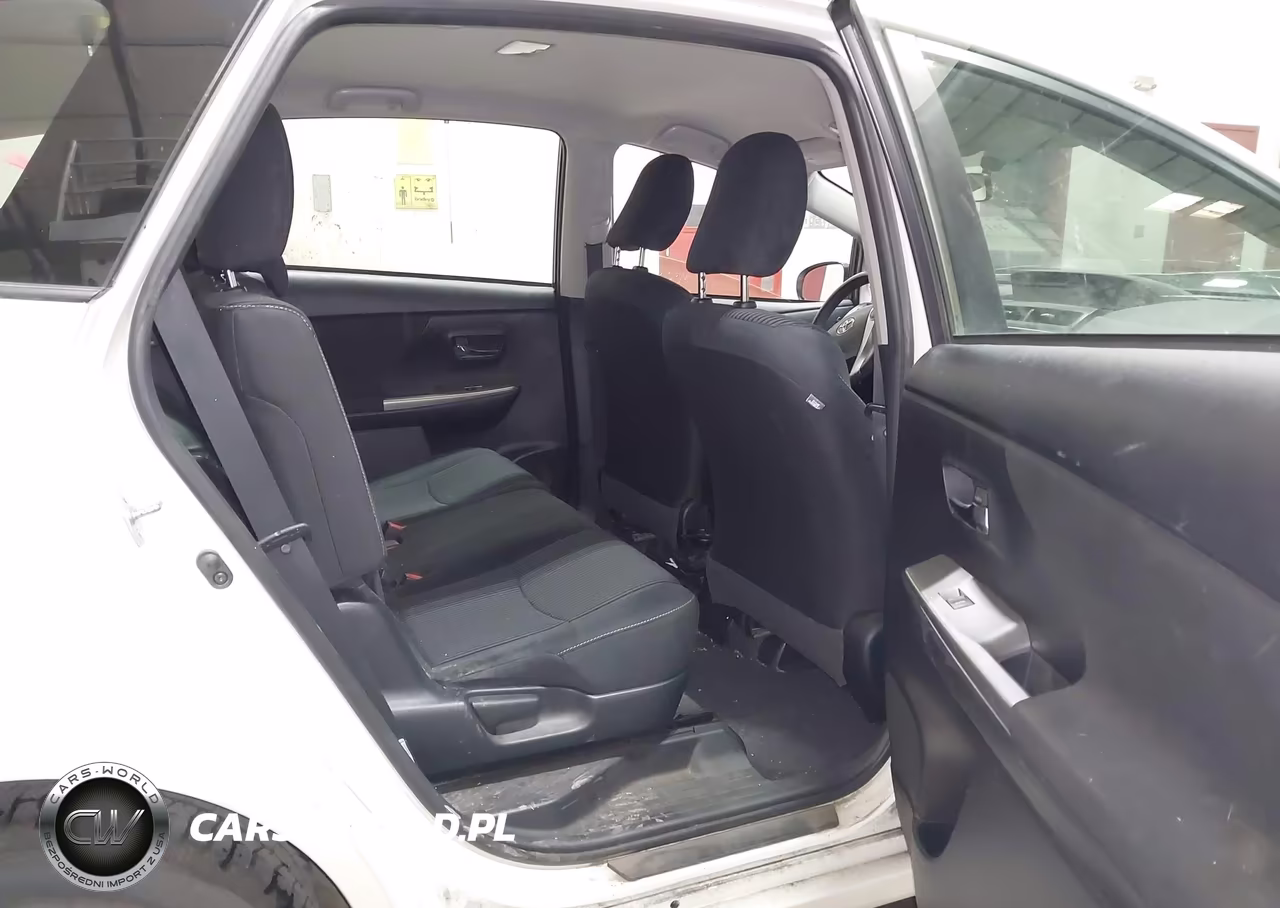 2015 Toyota Prius V Two VIN:JTDZN3EU5FJ026800 - 8