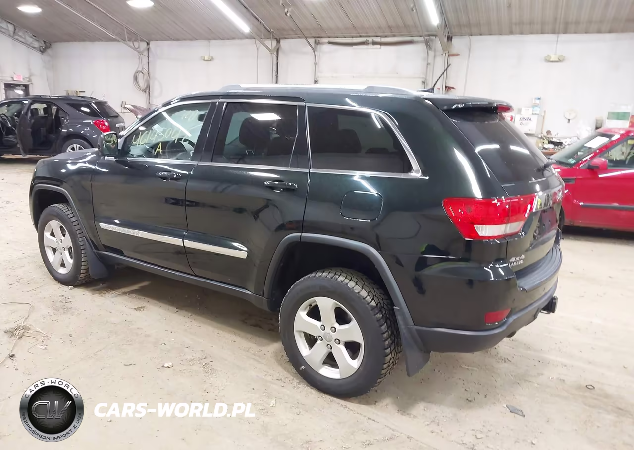 2012 Jeep Grand Cherokee Laredo VIN:1C4RJFAT0CC260708 - 3