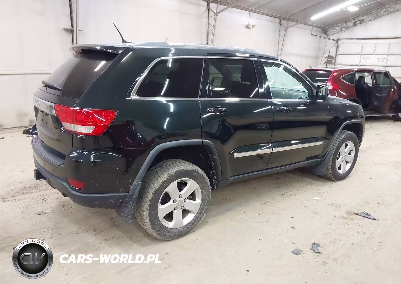 2012 Jeep Grand Cherokee Laredo VIN:1C4RJFAT0CC260708 - 4