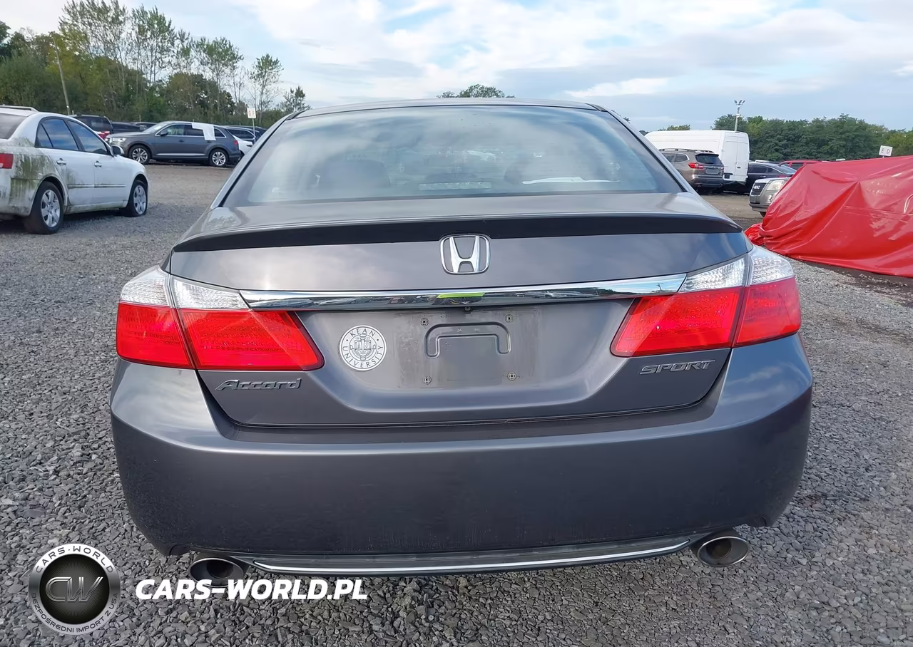 2015 Honda Accord Sport VIN:1HGCR2F5XFA222745 - 16