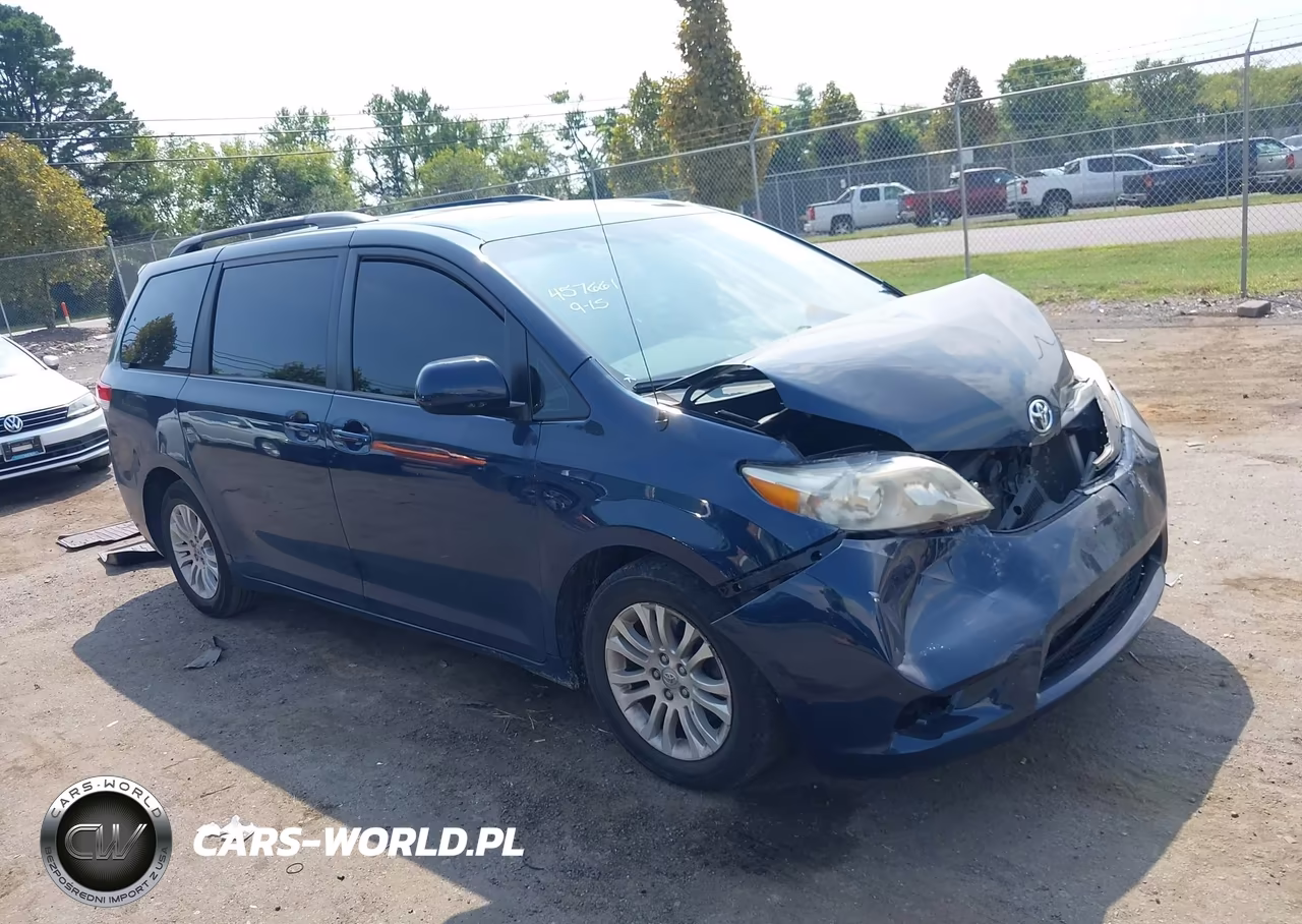 2012 Toyota Sienna Xle V6 8 Passenger