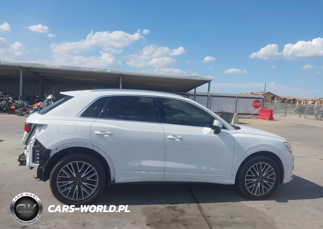 2021 Audi Q3 Premium Plus VIN:WA1BUCF37M1089303 - 14