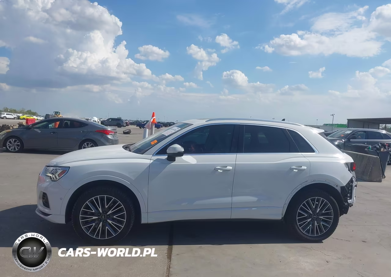 2021 Audi Q3 Premium Plus VIN:WA1BUCF37M1089303 - 15