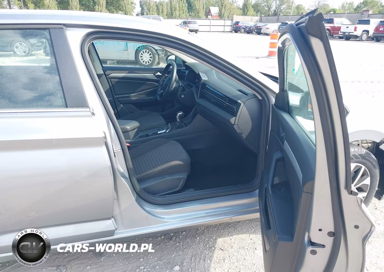 2025 Volkswagen Jetta 1.5T S VIN:3VW5X7BU2SM024761 - 5