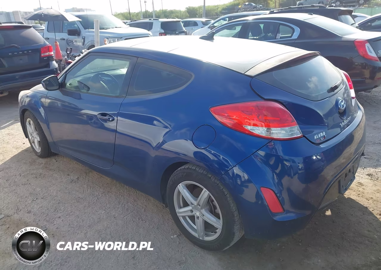 2017 Hyundai Veloster Value Edition VIN:KMHTC6AD7HU323230 - 3