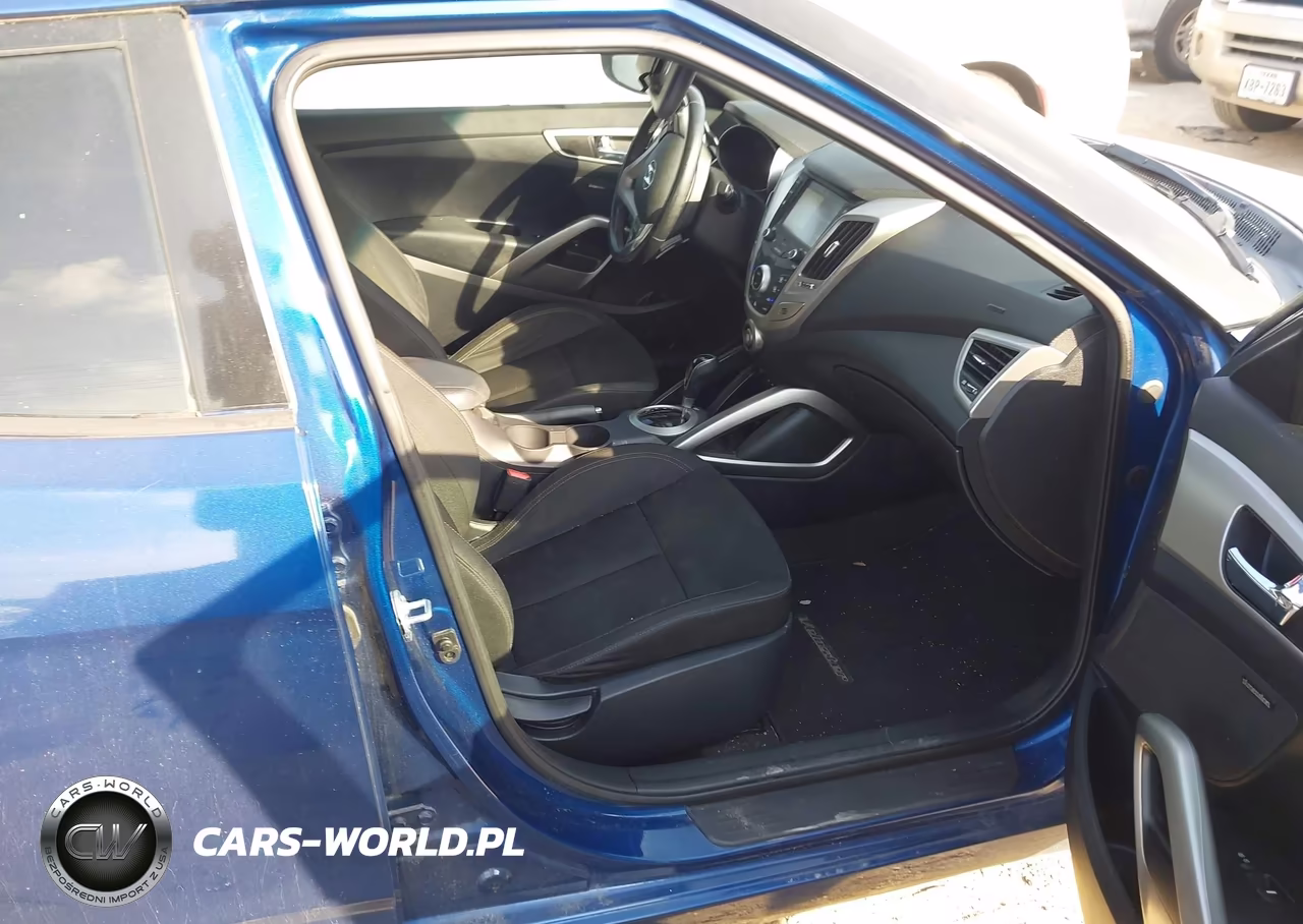 2017 Hyundai Veloster Value Edition VIN:KMHTC6AD7HU323230 - 5