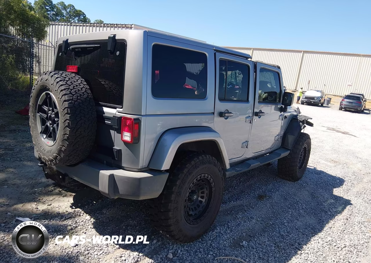 2014 Jeep Wrangler Unlimited Sahara VIN:1C4BJWEG1EL107434 - 4