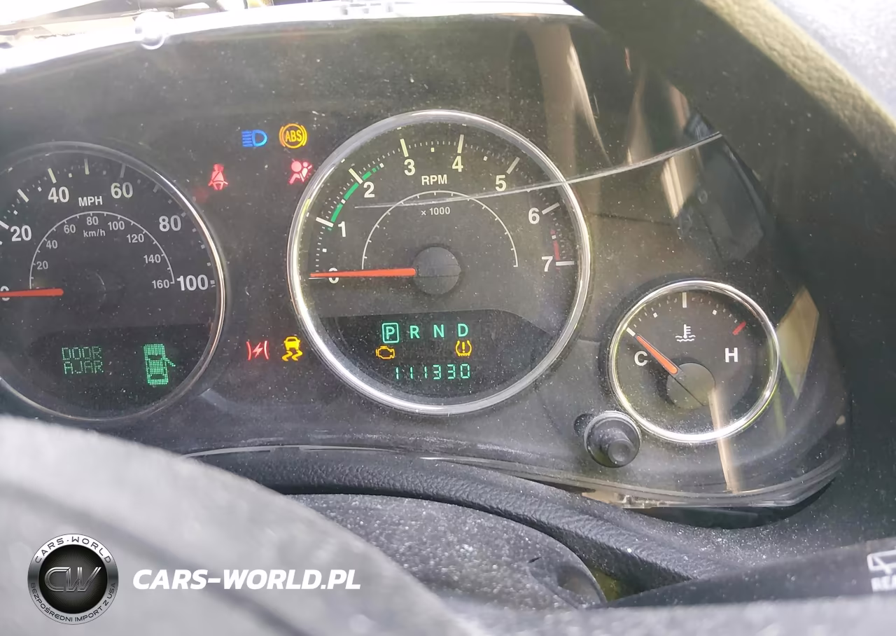 2014 Jeep Wrangler Unlimited Sahara VIN:1C4BJWEG1EL107434 - 7
