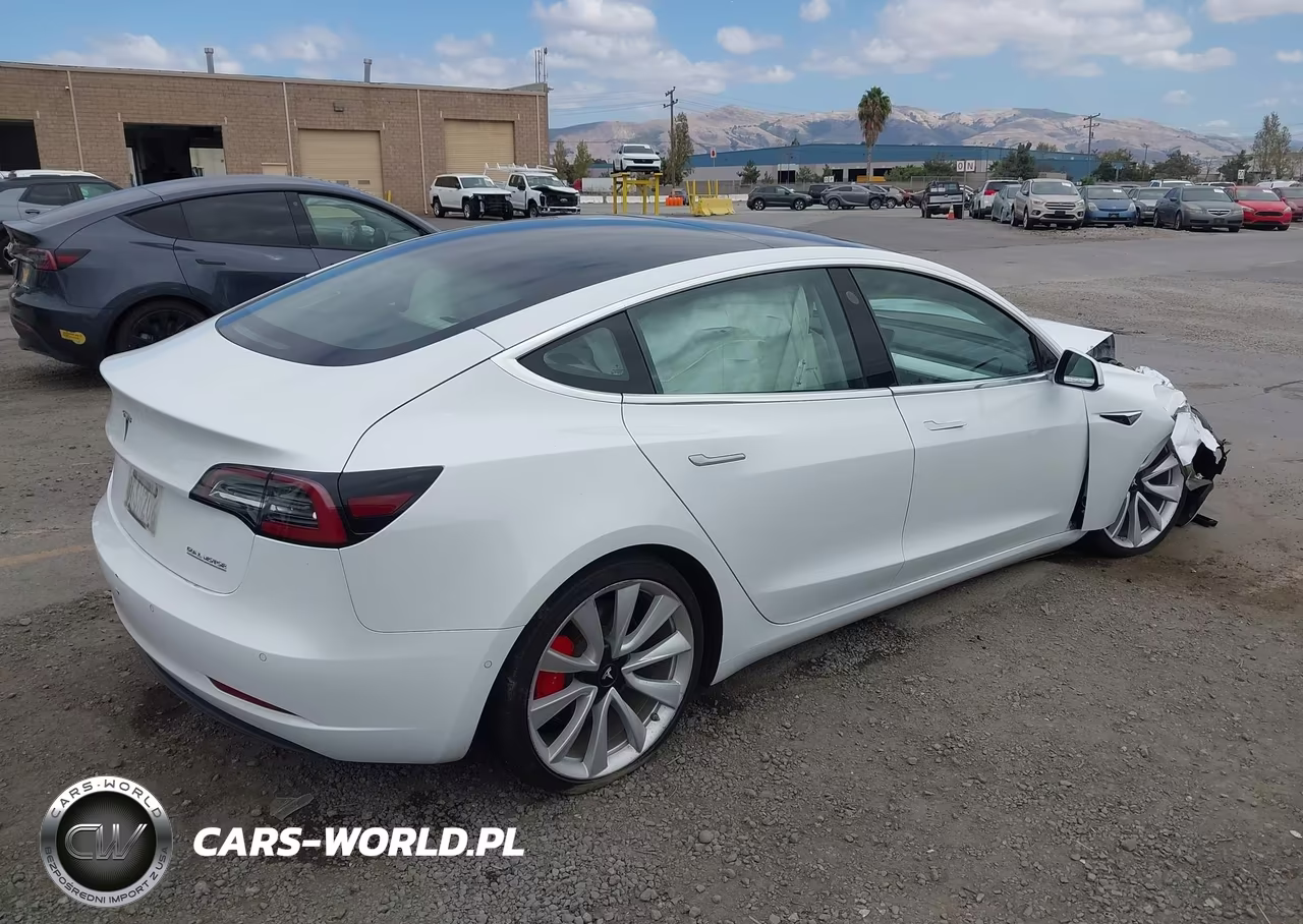 2018 Tesla Model 3 Long Range-Performance VIN:5YJ3E1EB2JF081357 - 4