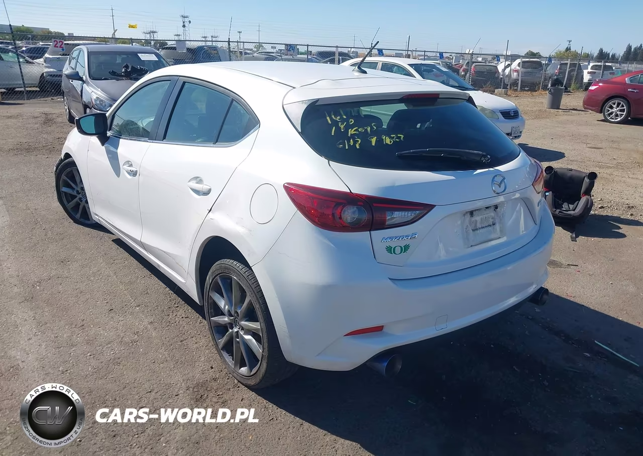 2018 Mazda Mazda3 Touring VIN:3MZBN1L37JM180241 - 3