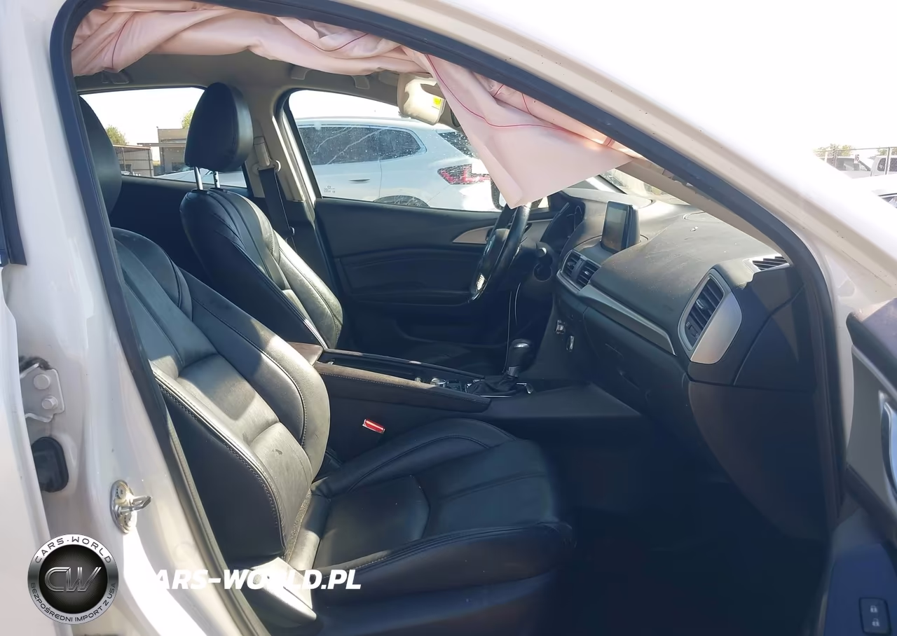 2018 Mazda Mazda3 Touring VIN:3MZBN1L37JM180241 - 5