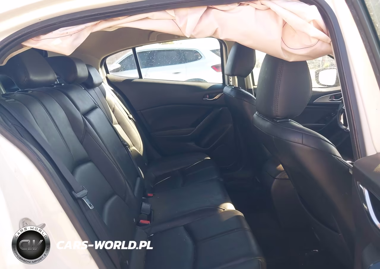 2018 Mazda Mazda3 Touring VIN:3MZBN1L37JM180241 - 8