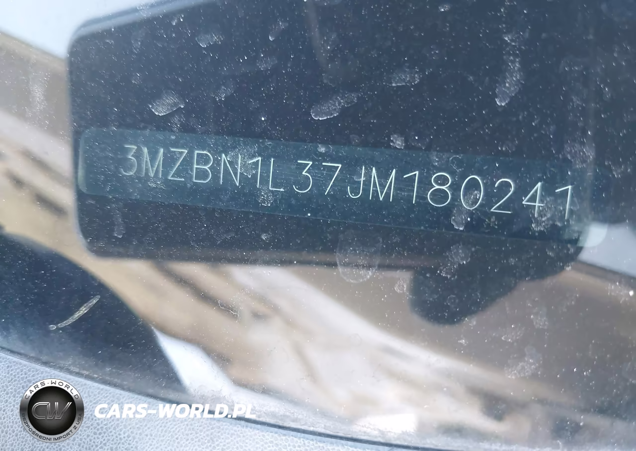 2018 Mazda Mazda3 Touring VIN:3MZBN1L37JM180241 - 9