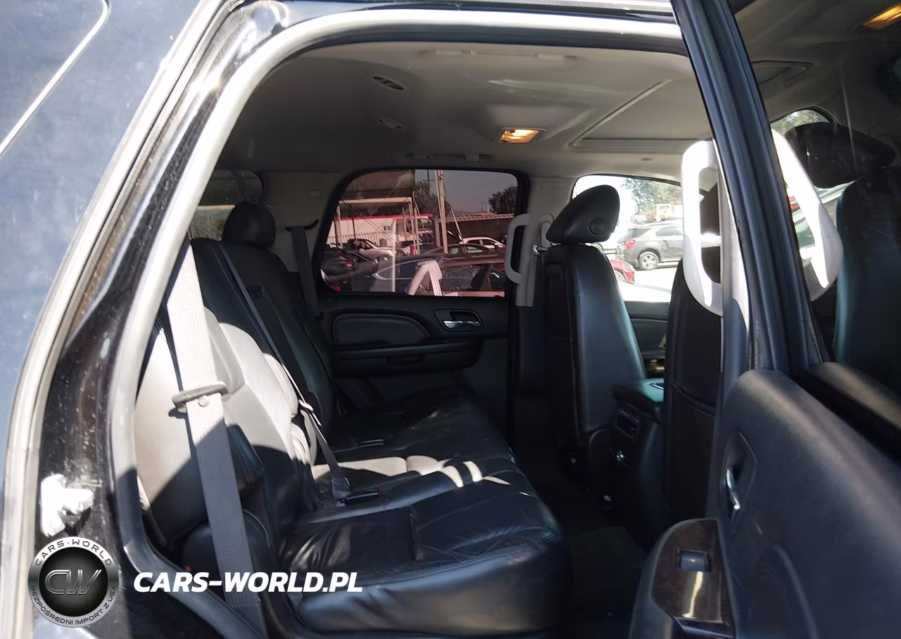 2007 GMC Yukon Denali VIN:1GKFK63837J316932 - 8