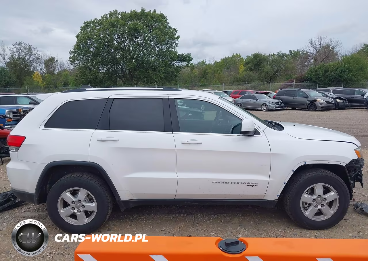 2015 Jeep Grand Cherokee Laredo VIN:1C4RJFAG8FC235031 - 14