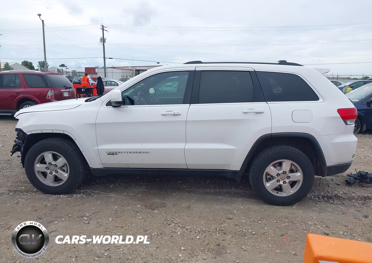 2015 Jeep Grand Cherokee Laredo VIN:1C4RJFAG8FC235031 - 15