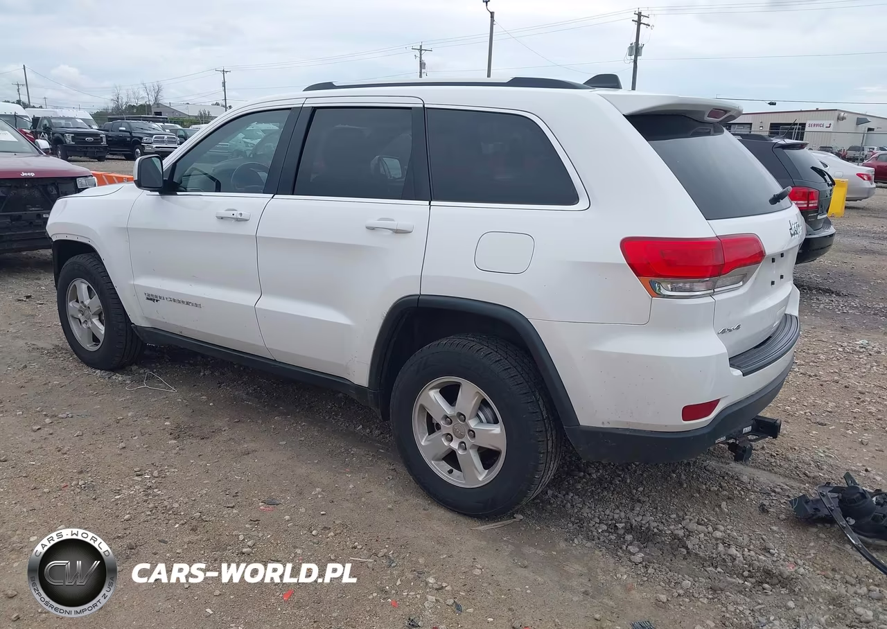 2015 Jeep Grand Cherokee Laredo VIN:1C4RJFAG8FC235031 - 3