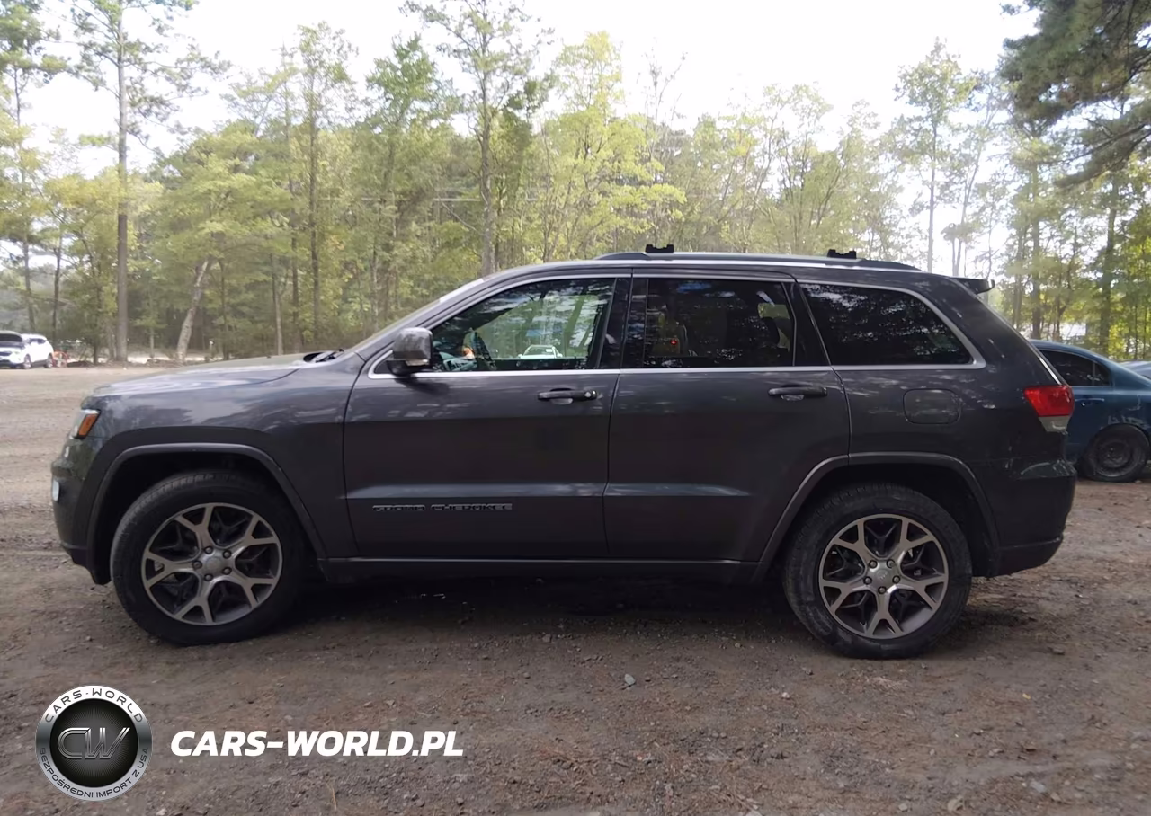 2018 Jeep Grand Cherokee Sterling Edition 4X4 VIN:1C4RJFBT8JC140246 - 14