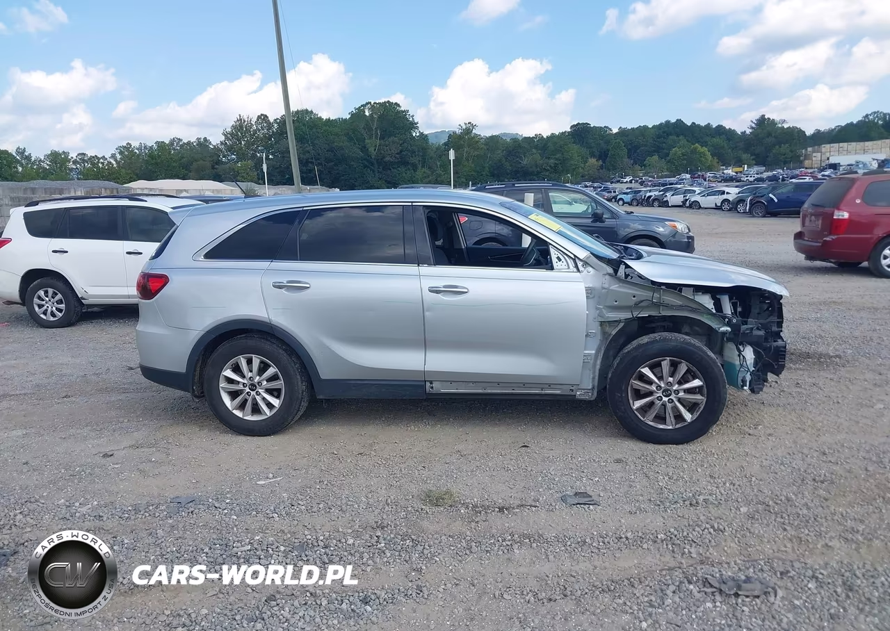 2019 Kia Sorento 2.4L L VIN:5XYPG4A35KG457877 - 13