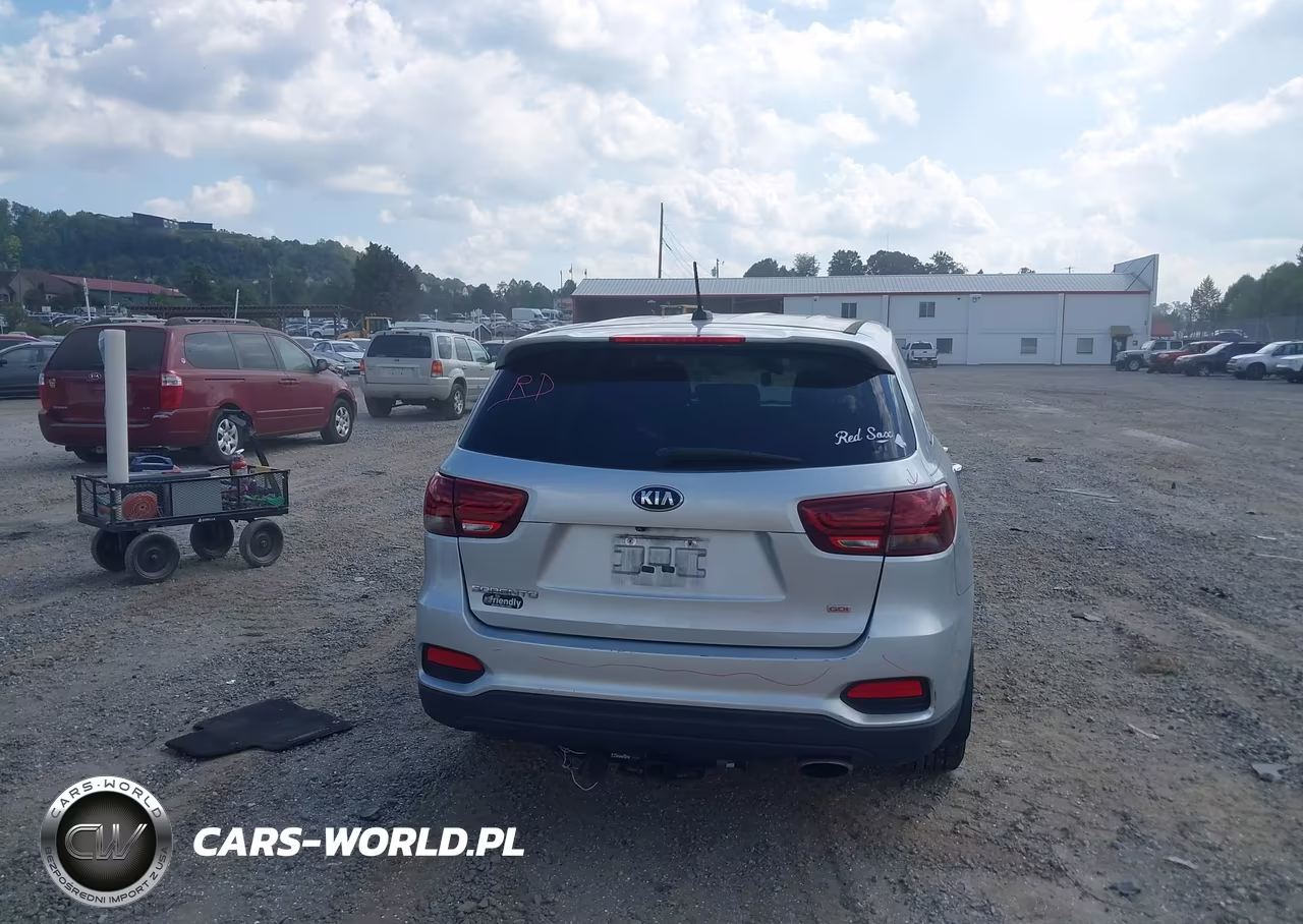2019 Kia Sorento 2.4L L VIN:5XYPG4A35KG457877 - 16