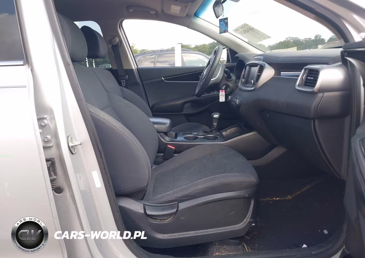 2019 Kia Sorento 2.4L L VIN:5XYPG4A35KG457877 - 5