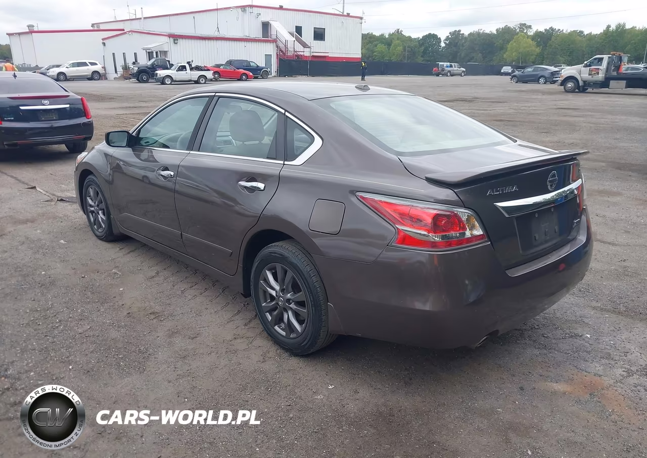 2015 Nissan Altima 2.5 S VIN:1N4AL3AP6FN917471 - 3