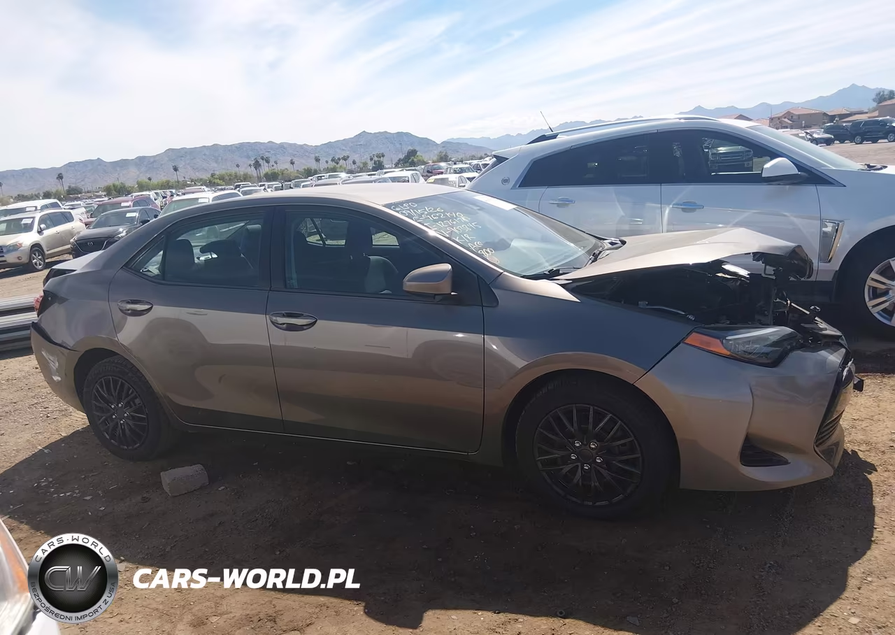 2017 Toyota Corolla Le VIN:2T1BURHE5HC903845 - 13