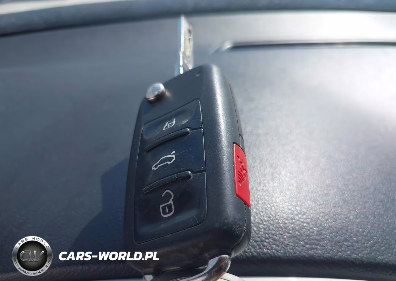 2013 Volkswagen Beetle 2.5L VIN:3VW5X7AT0DM831940 - 11