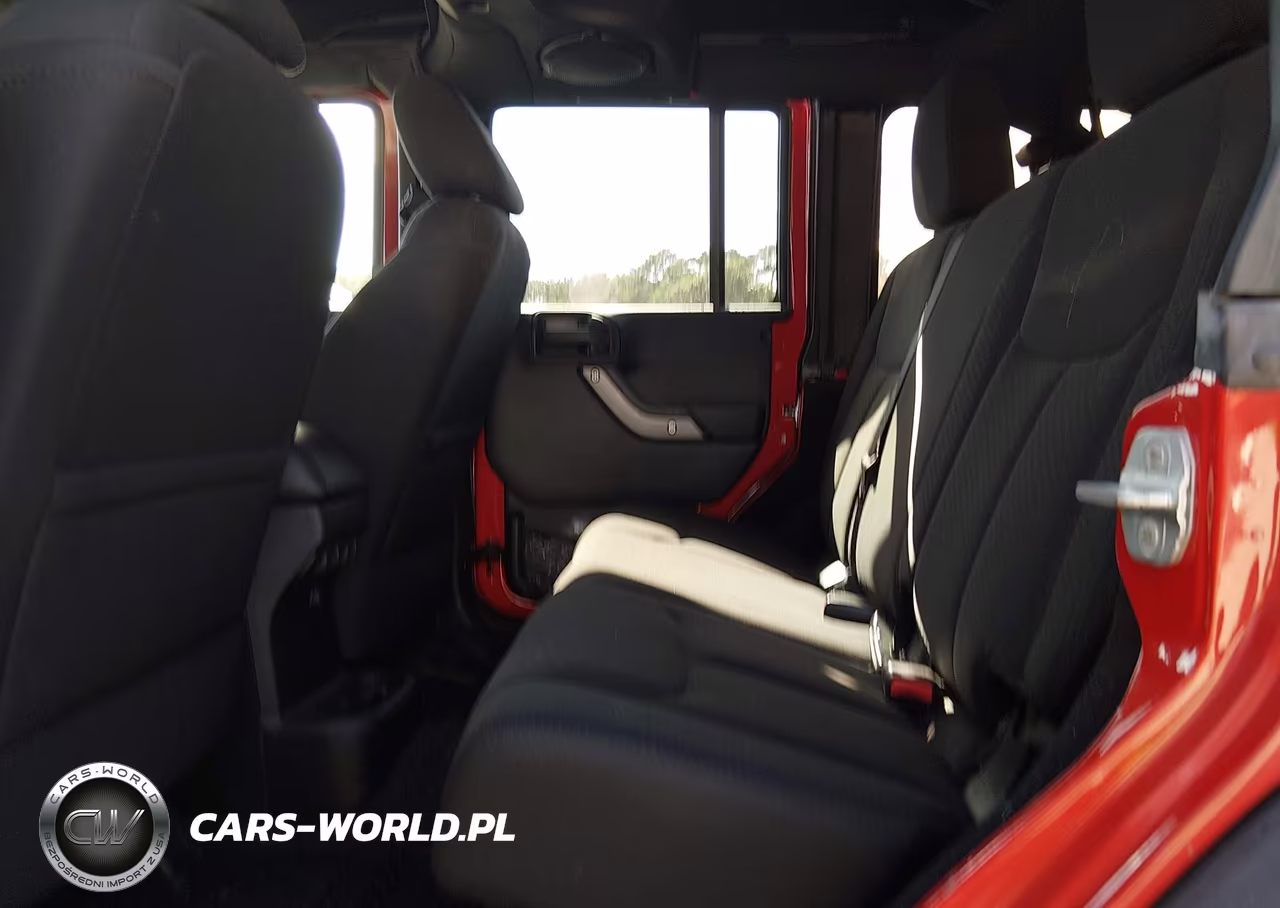 2014 Jeep Wrangler Unlimited Sport VIN:1C4BJWDG1EL298645 - 8