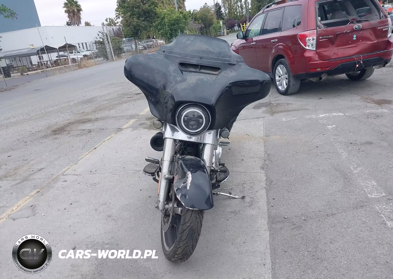 2018 Harley-Davidson Flhx Street Glide VIN:1HD1KBC14JB685932 - 5