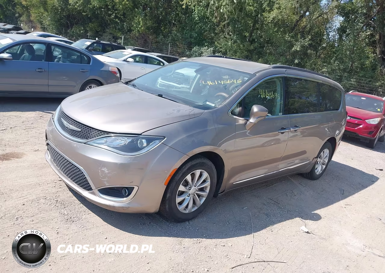 2017 Chrysler Pacifica Touring-L VIN:2C4RC1BGXHR739313 - 2