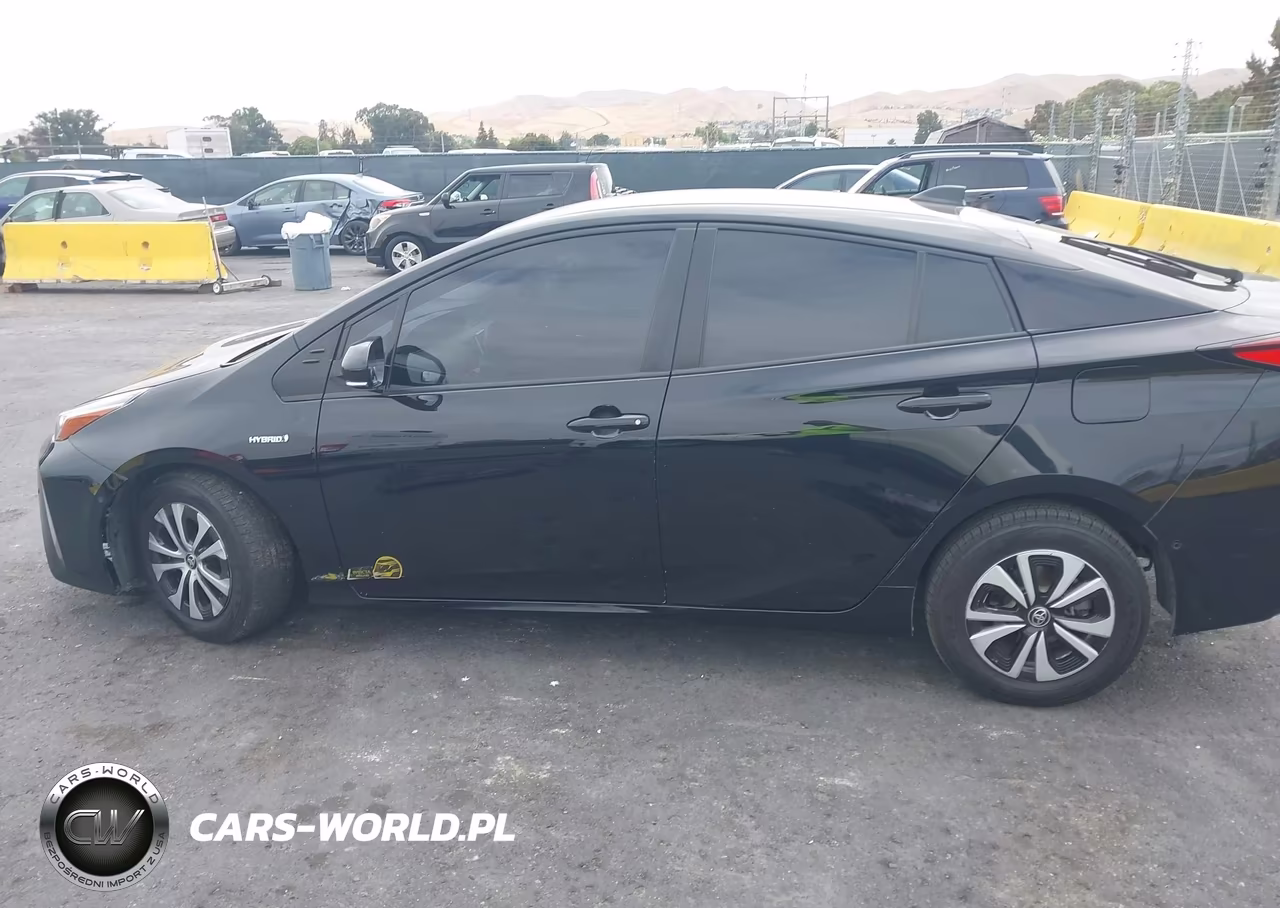 2021 Toyota Prius Le Awd-E VIN:JTDL9MFU4M3024889 - 15