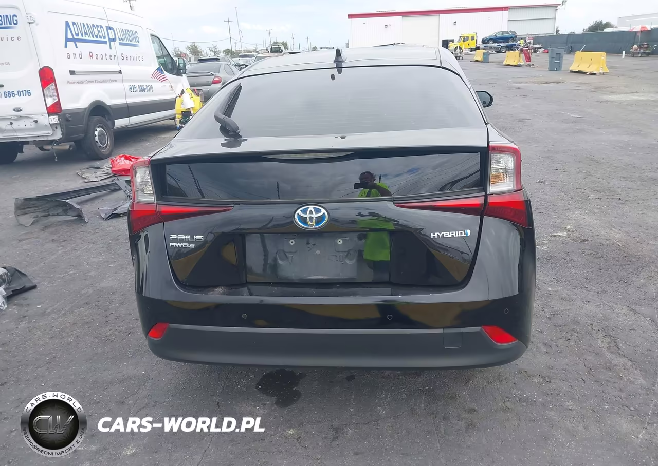 2021 Toyota Prius Le Awd-E VIN:JTDL9MFU4M3024889 - 17