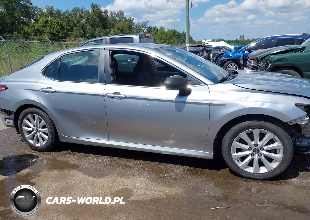 2018 Toyota Camry Le VIN:4T1B11HK5JU655682 - 14