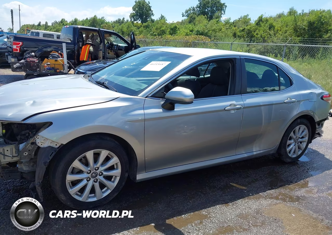 2018 Toyota Camry Le VIN:4T1B11HK5JU655682 - 15