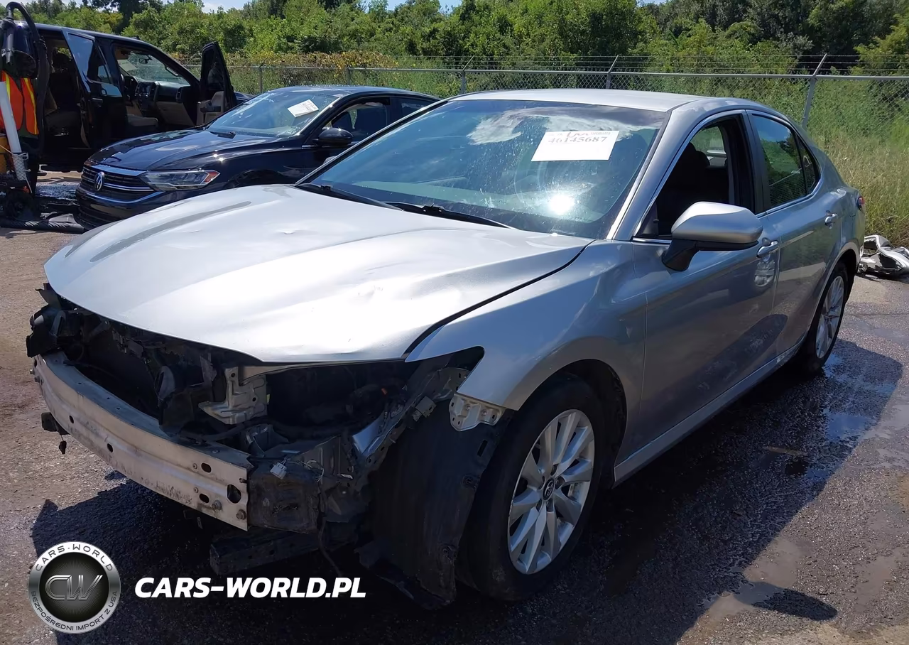 2018 Toyota Camry Le VIN:4T1B11HK5JU655682 - 2