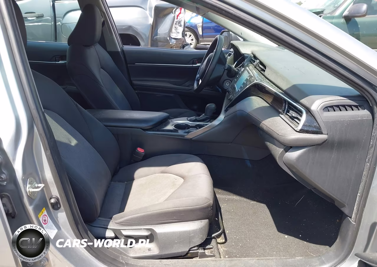 2018 Toyota Camry Le VIN:4T1B11HK5JU655682 - 5