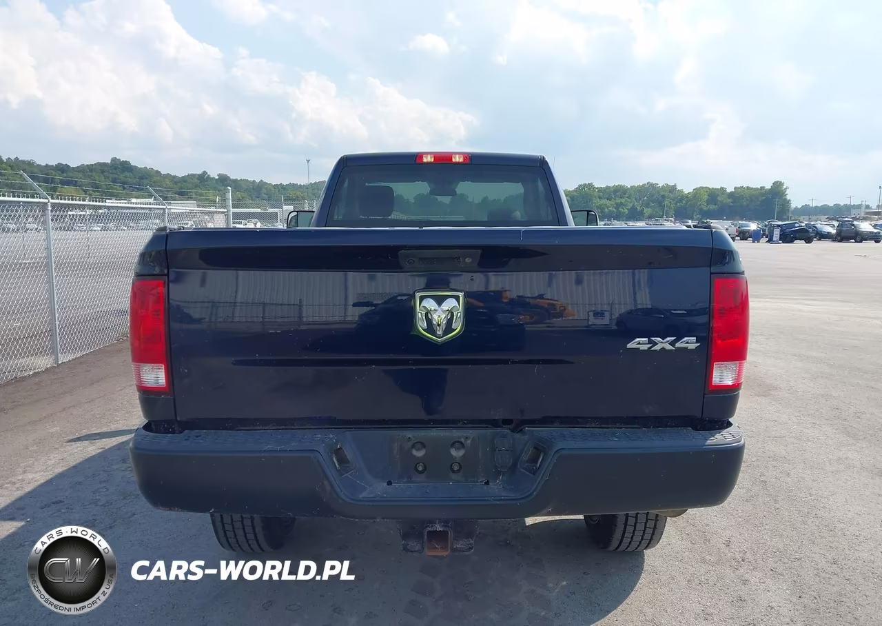 2018 Ram 3500 Tradesman 4X4 8' Box VIN:3C63R3AT0JG318556 - 16