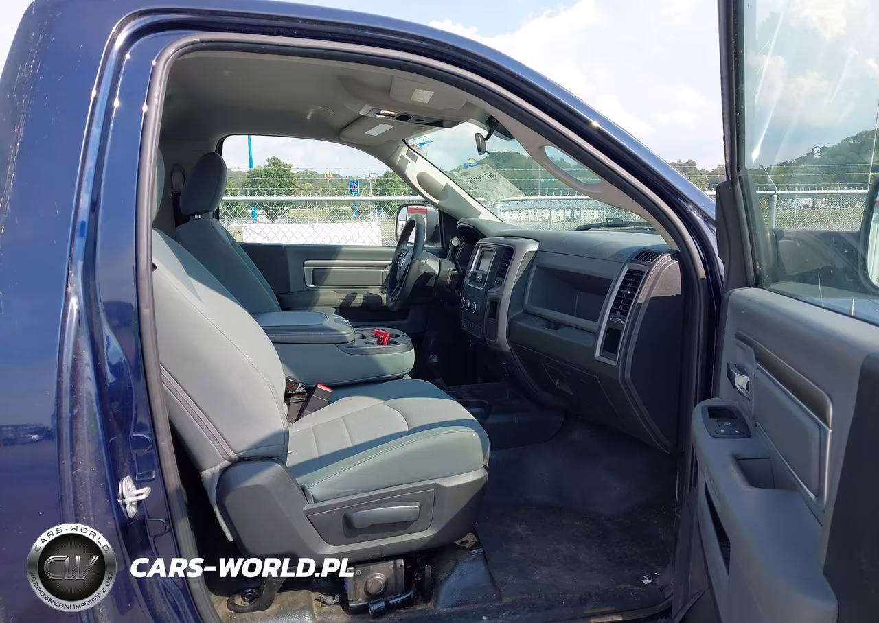 2018 Ram 3500 Tradesman 4X4 8' Box VIN:3C63R3AT0JG318556 - 5
