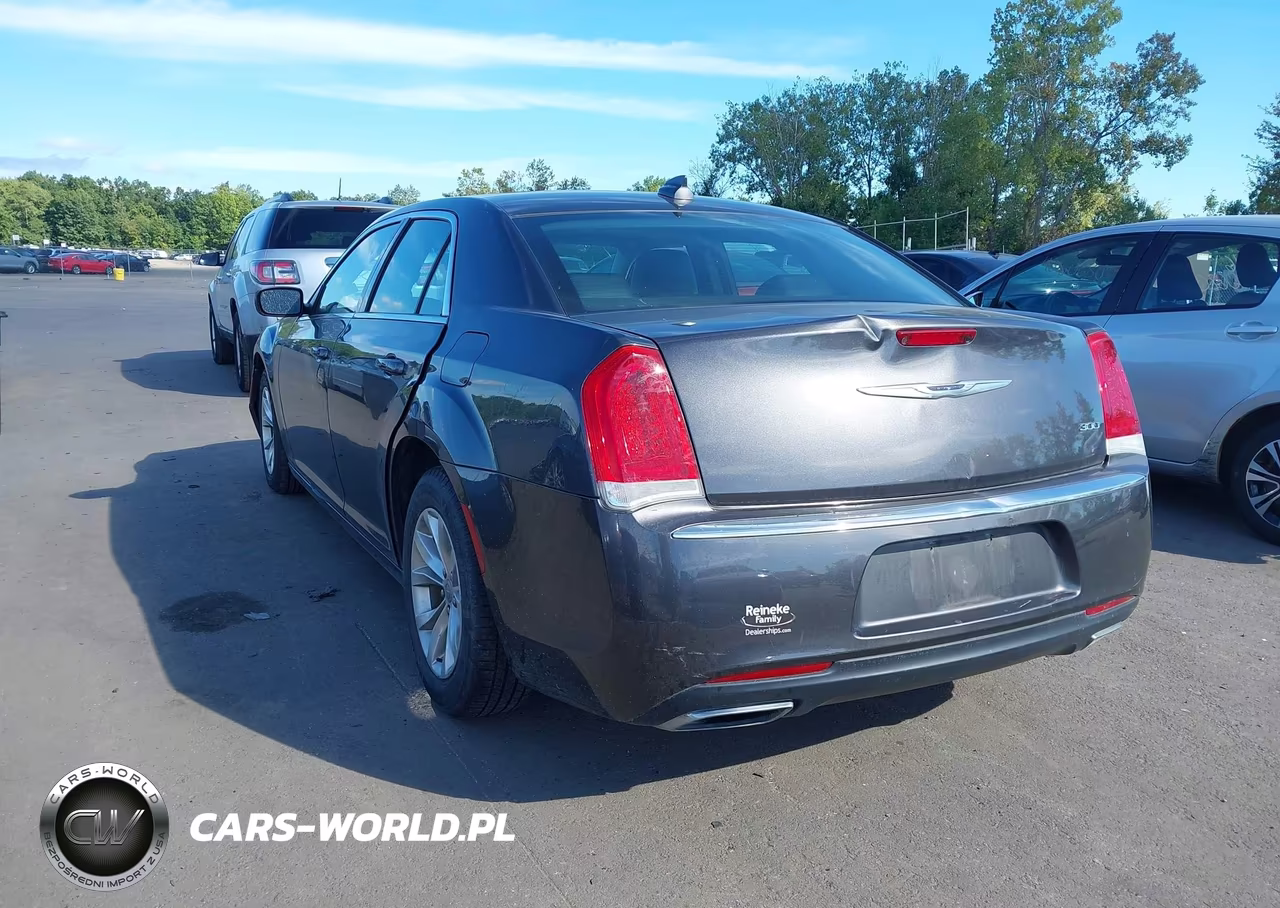 2016 Chrysler 300 Anniversary Edition VIN:2C3CCAAG2GH161417 - 3