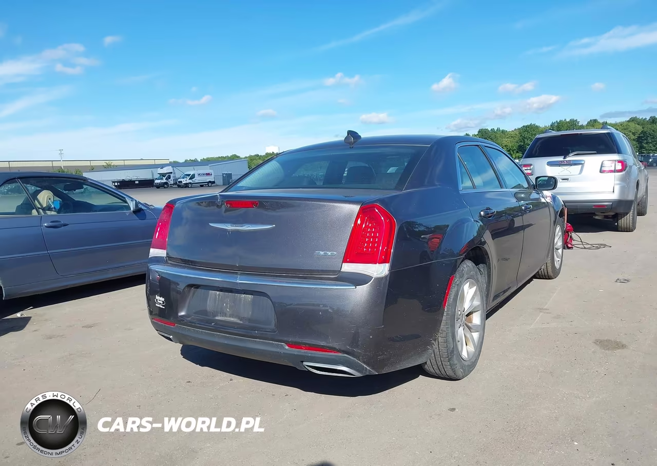 2016 Chrysler 300 Anniversary Edition VIN:2C3CCAAG2GH161417 - 4