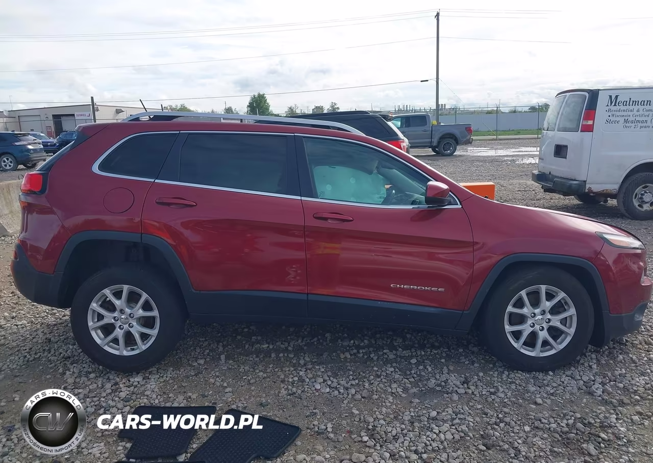 2015 Jeep Cherokee Latitude VIN:1C4PJMCS2FW504068 - 13