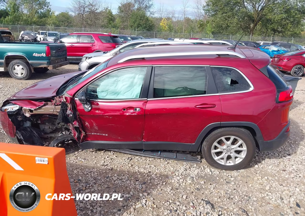 2015 Jeep Cherokee Latitude VIN:1C4PJMCS2FW504068 - 14