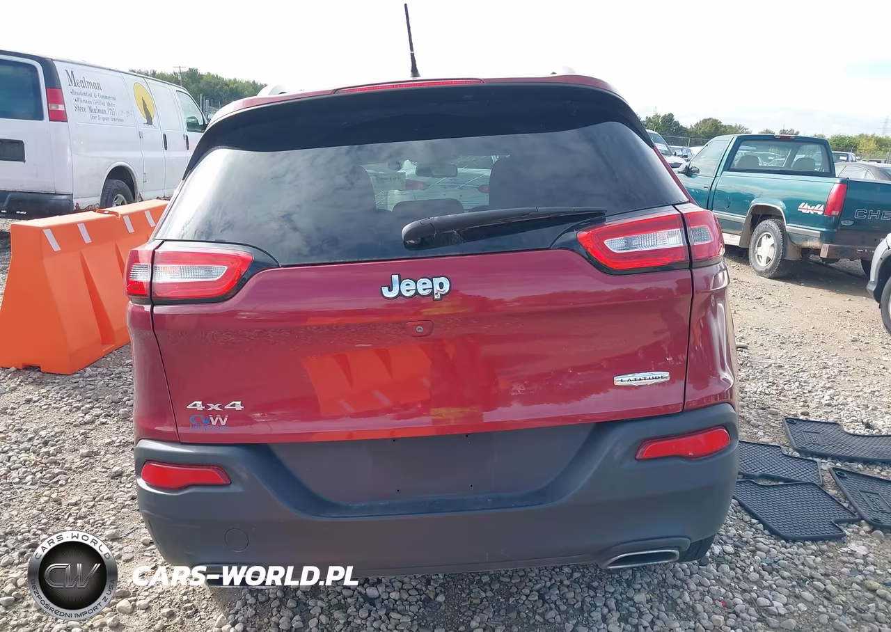 2015 Jeep Cherokee Latitude VIN:1C4PJMCS2FW504068 - 16