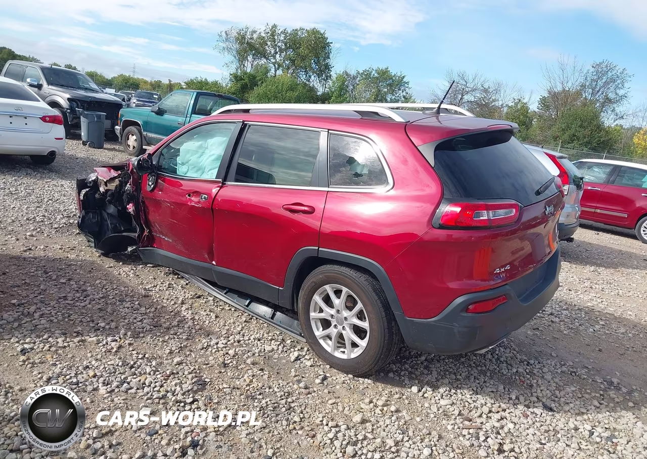 2015 Jeep Cherokee Latitude VIN:1C4PJMCS2FW504068 - 3