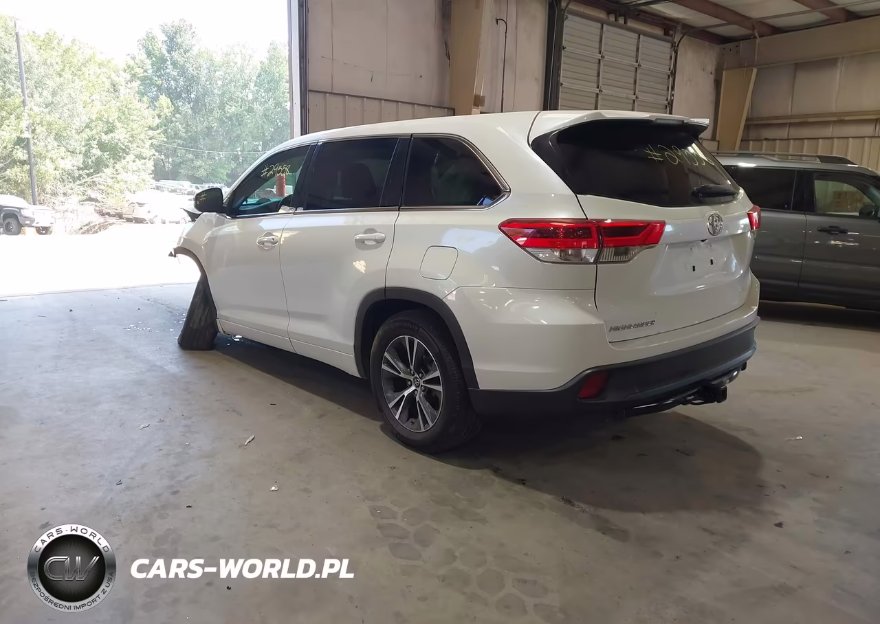 2017 Toyota Highlander Le VIN:5TDZARFH4HS024137 - 3