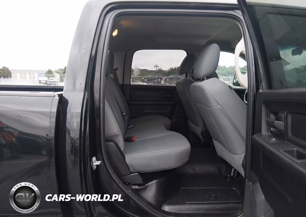 2018 Ram 3500 Tradesman 4X4 8' Box VIN:3C63R3GT9JG334620 - 8