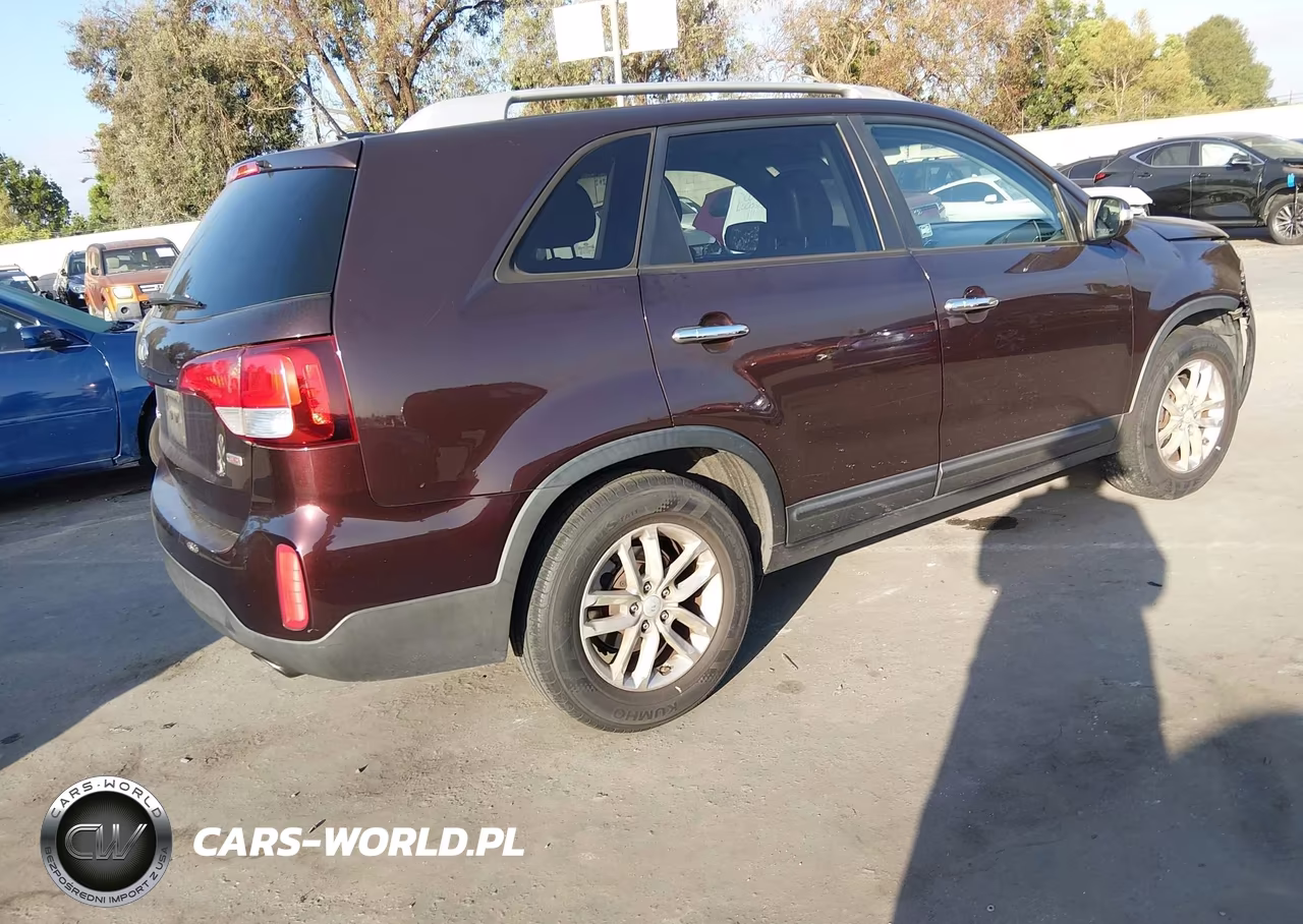 2014 Kia Sorento Lx V6 VIN:5XYKT4A74EG426620 - 4